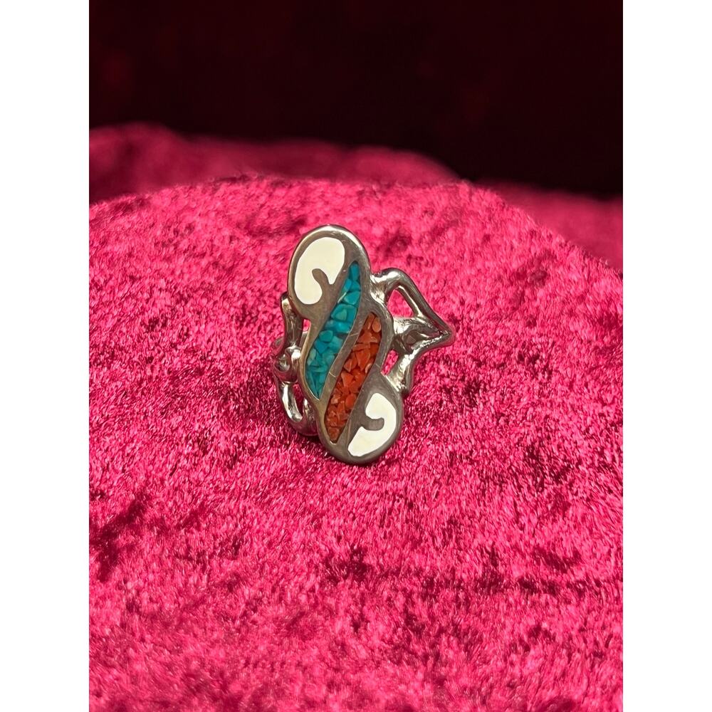 Vintage Jewelry - Ring - Sterling Silver - Turquoise and Coral Chip Inlay - 5